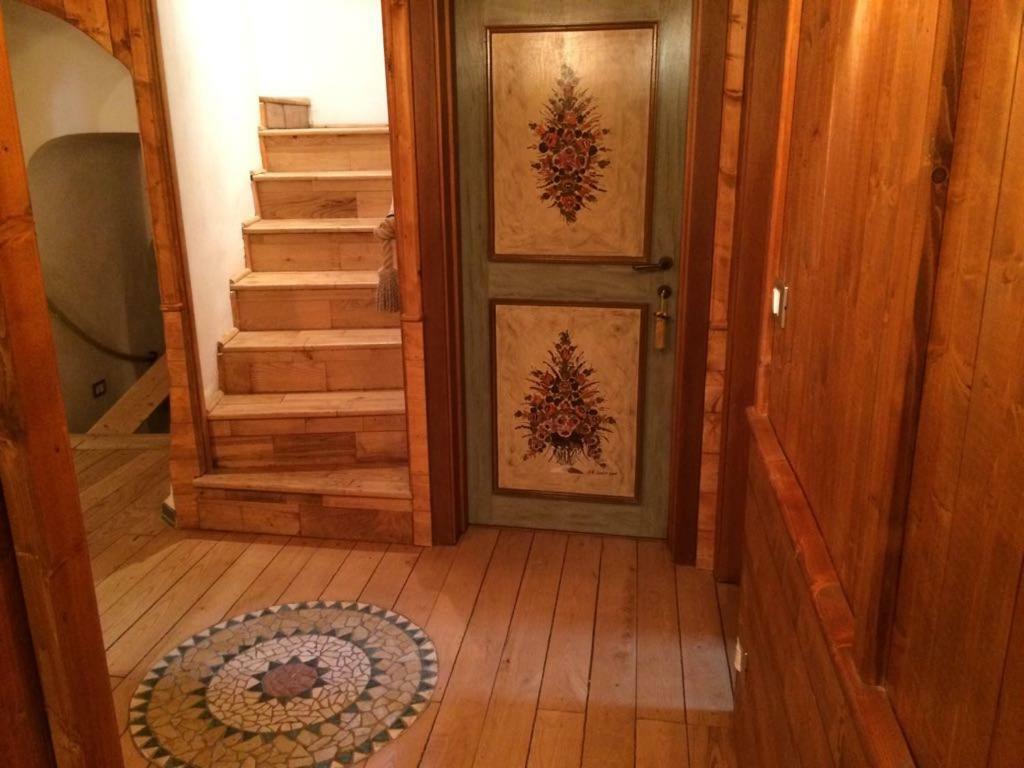 カステル・デル・モンテ Casa Lauraヴィラ エクステリア 写真